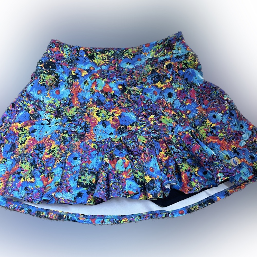 Dona Jo Flirty Skort (Artsy) 14.5”